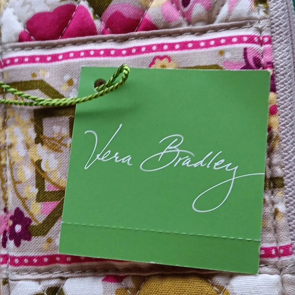 - CARRY IT ALL WRISTLET MAKE ME BLUSH by VERA BRADLEY NWT - Picture 5 of 5